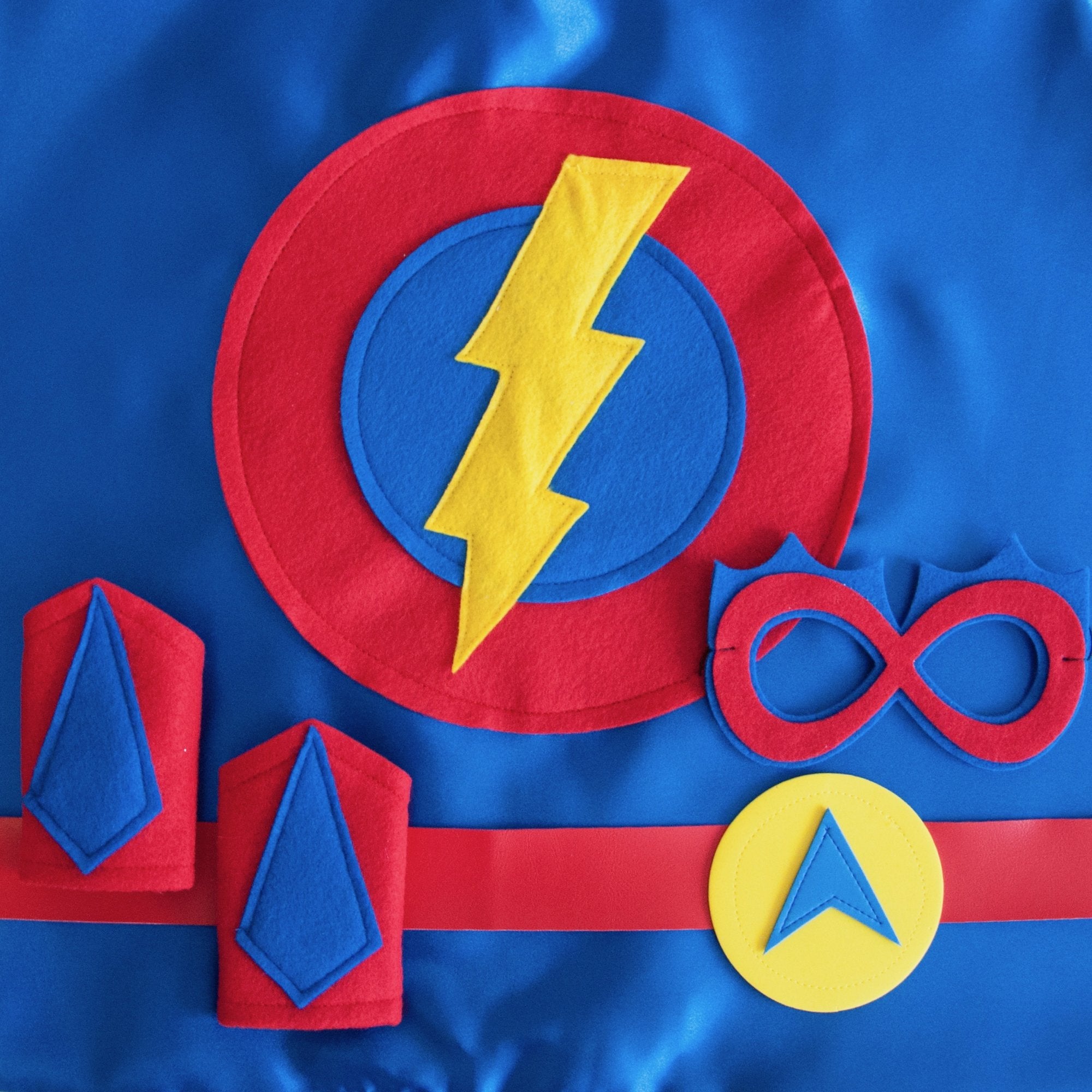 Super Set - Lightning Bolt - Creative Capes